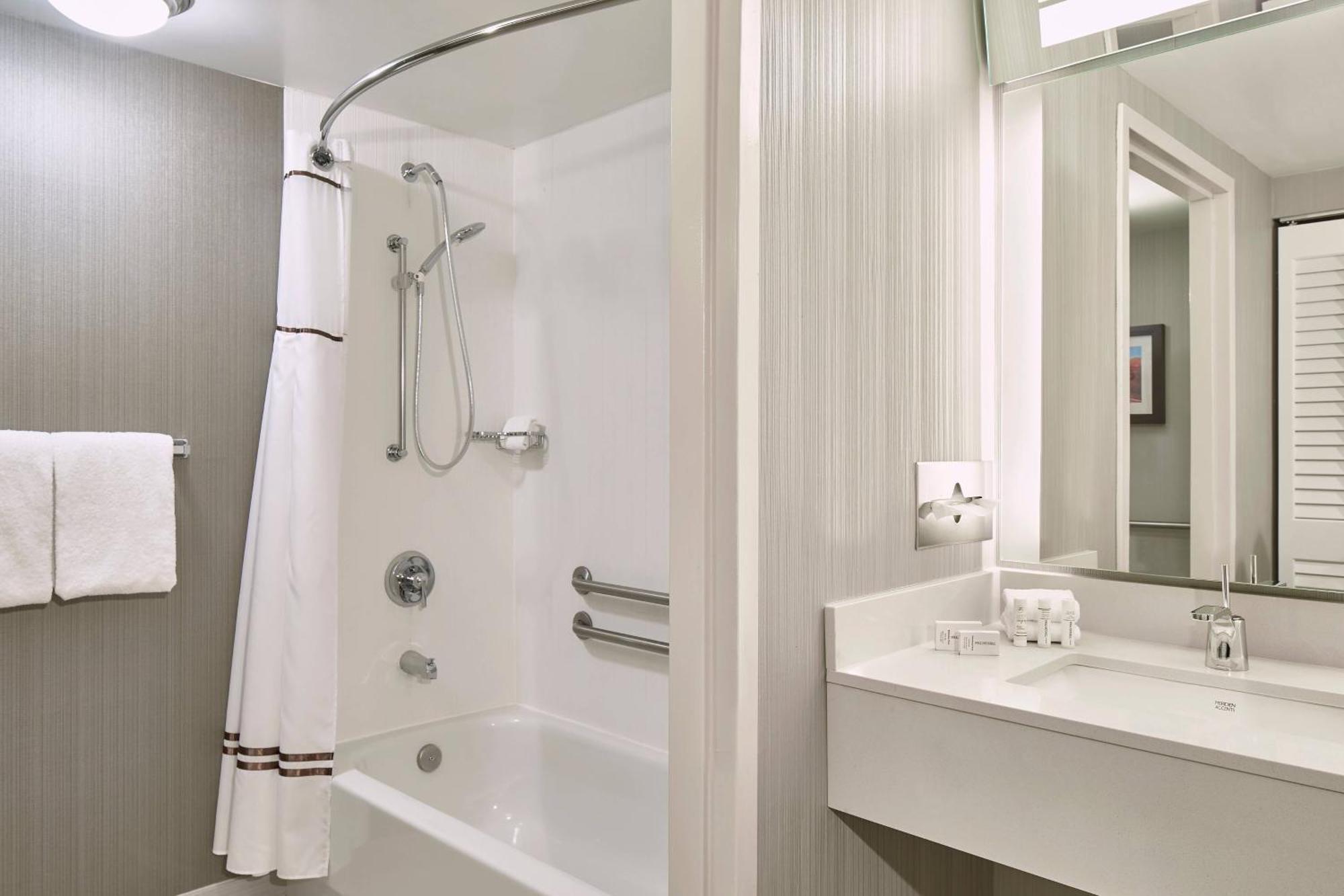 Courtyard Downtown / Convention Center Hotel 3*
