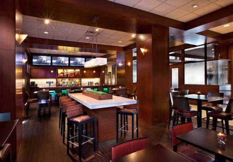 Courtyard Downtown / Convention Center 3*